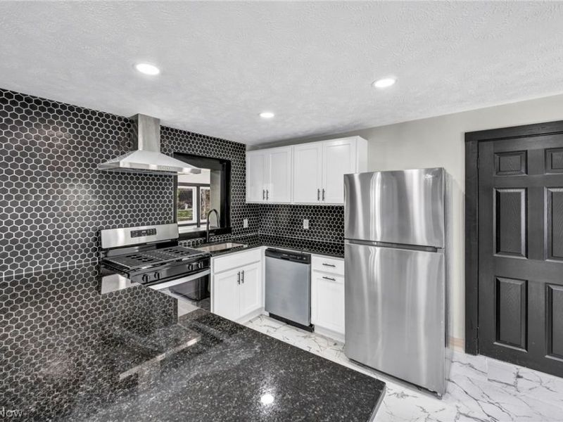 7339 River Road , Olmsted Falls, OH 44138 Photo 13