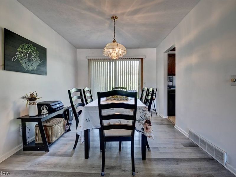 592 Hilan Avenue SW, New Philadelphia, OH 44663 Photo 6