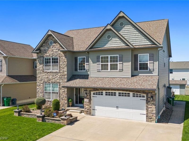 192 Shoreland Circle, Willowick, OH 44095 Photo 2