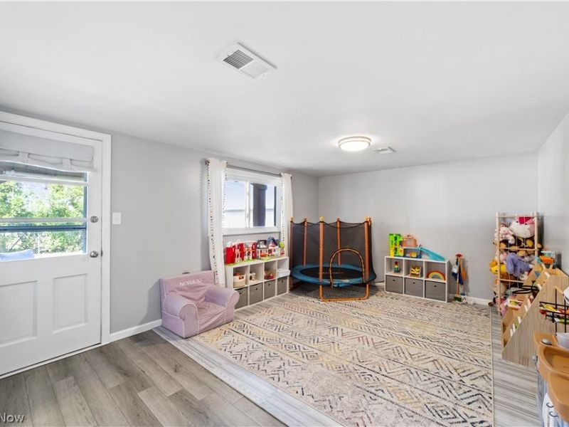 4040 W 213th Street , Fairview Park, OH 44126 Photo 14