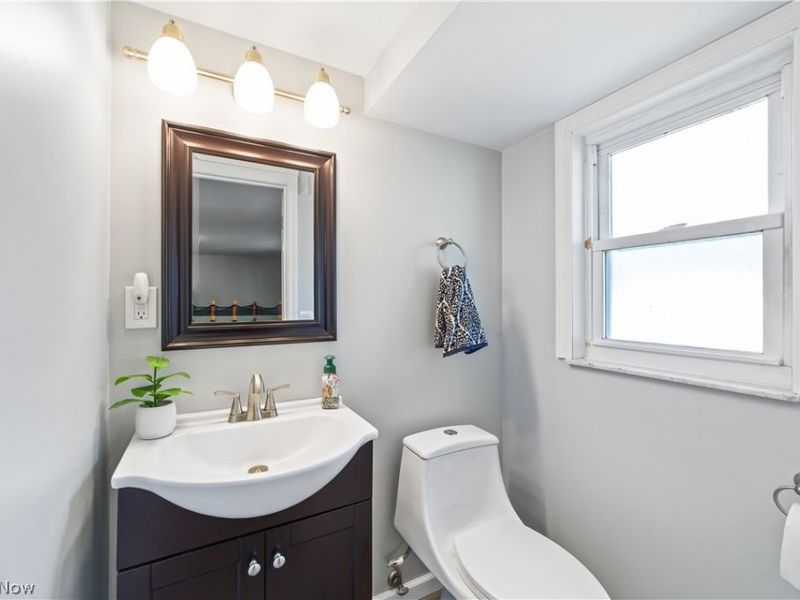 4040 W 213th Street , Fairview Park, OH 44126 Photo 16