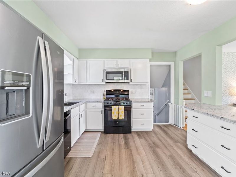 4040 W 213th Street , Fairview Park, OH 44126 Photo 9