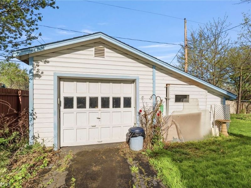 1616 Greenlawn Avenue, Akron, OH 44301 Photo 18