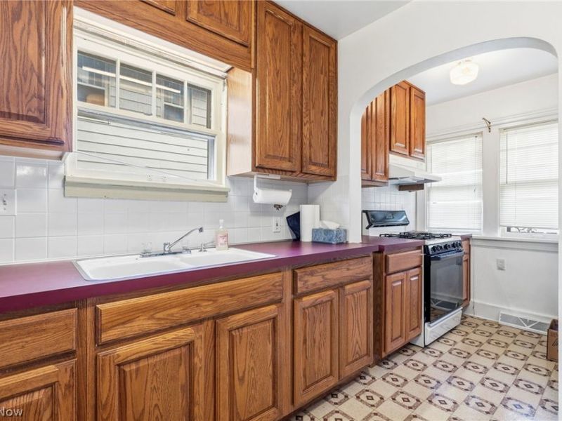 1616 Greenlawn Avenue, Akron, OH 44301 Photo 9