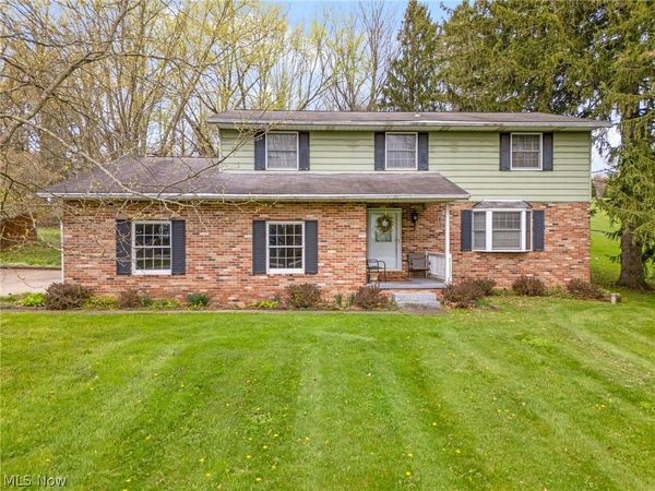 4450 Cottage Grove Road , Uniontown, OH 44685