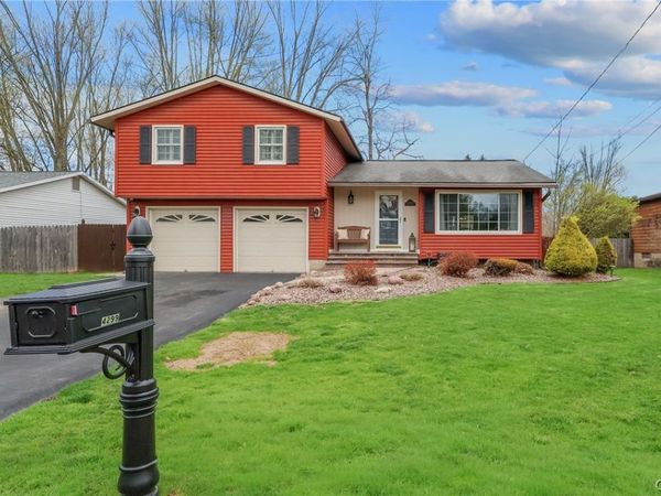 4299 Luna Course , Liverpool, NY 13090