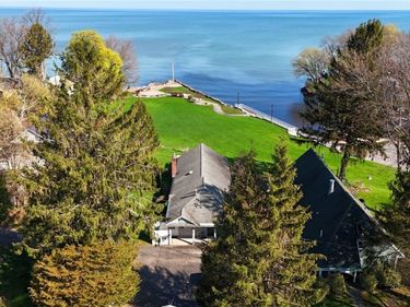 2187 Lake Road, Ontario, NY 14519