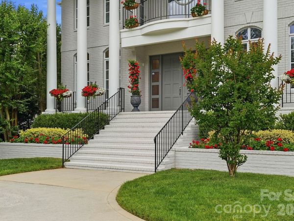 1120 Chollywood Drive, Charlotte, NC 28211
