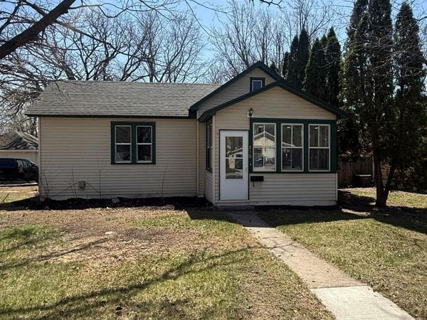 110 7th Street S, Sauk Rapids, MN 56379