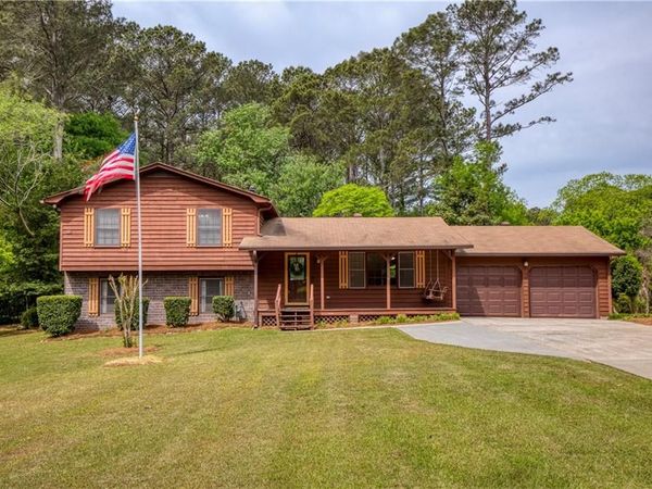 1111 Holly Hills Drive SW, Lilburn, GA 30047