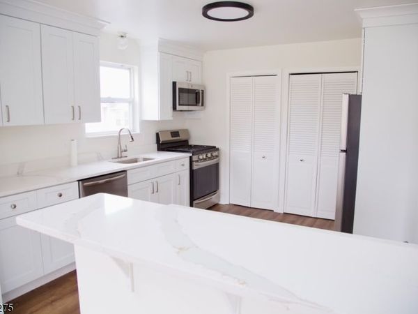 26 Millie Ln, East Hanover, NJ 07936