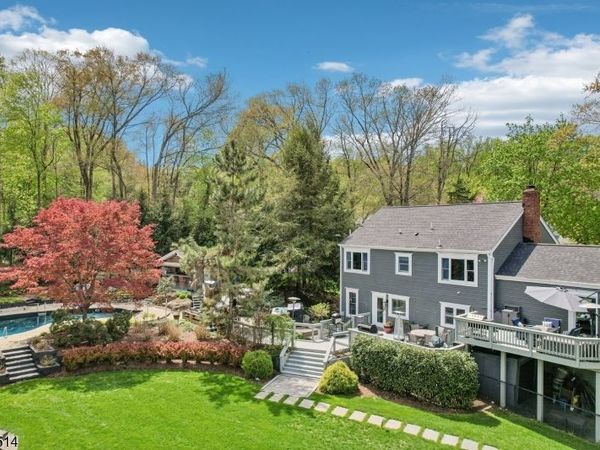 52 Stonefence Rd, Oakland, NJ 07436