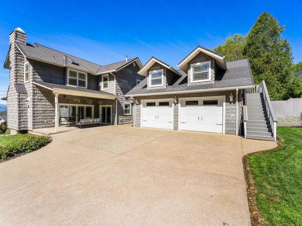 1679 NE Terrace Drive, Grants Pass, OR 97526