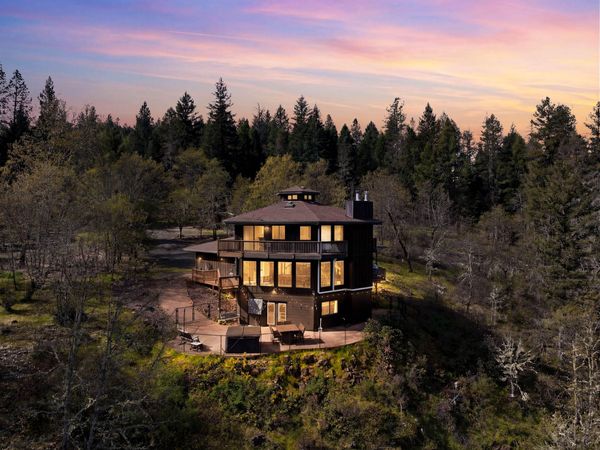 7201 Crowfoot Road, Trail, OR 97541