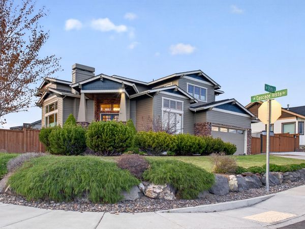 3357 SW 35th Street, Redmond, OR 97756