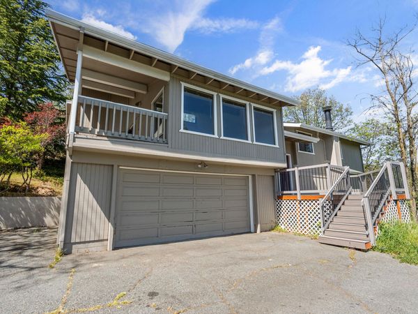 1704 NW Sunview Place, Grants Pass, OR 97526