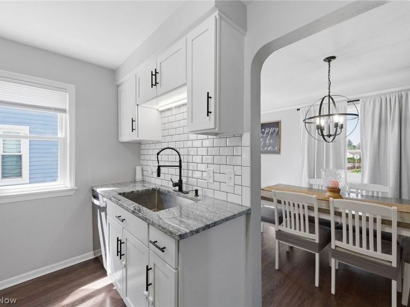 8303 Snow Road , Parma, OH 44129 Photo 11