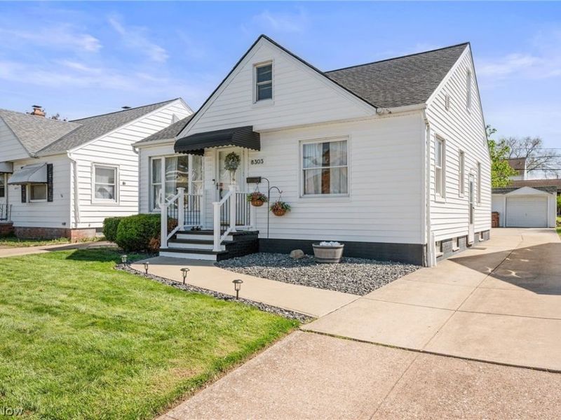 8303 Snow Road , Parma, OH 44129 Photo 2