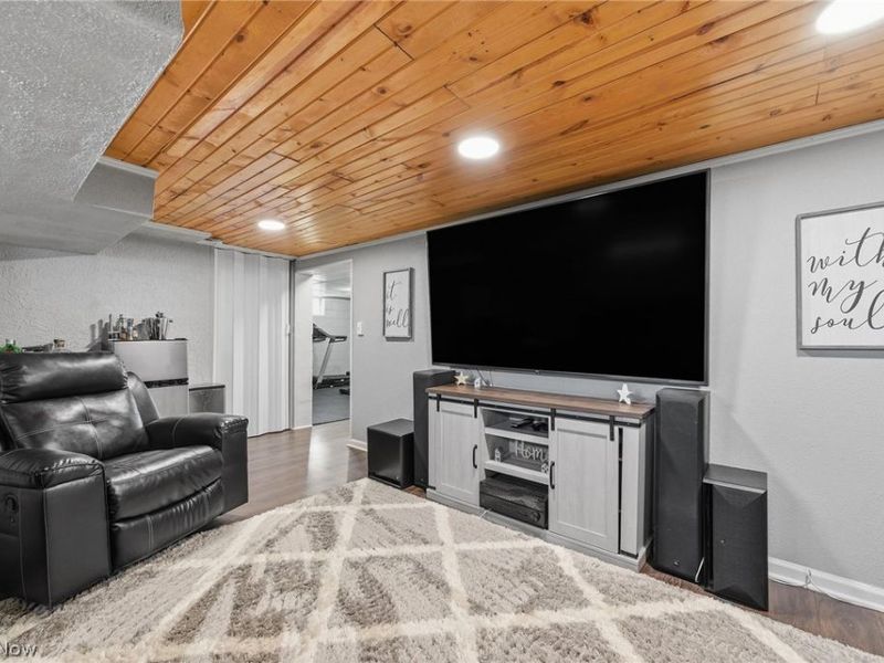 8303 Snow Road , Parma, OH 44129 Photo 24