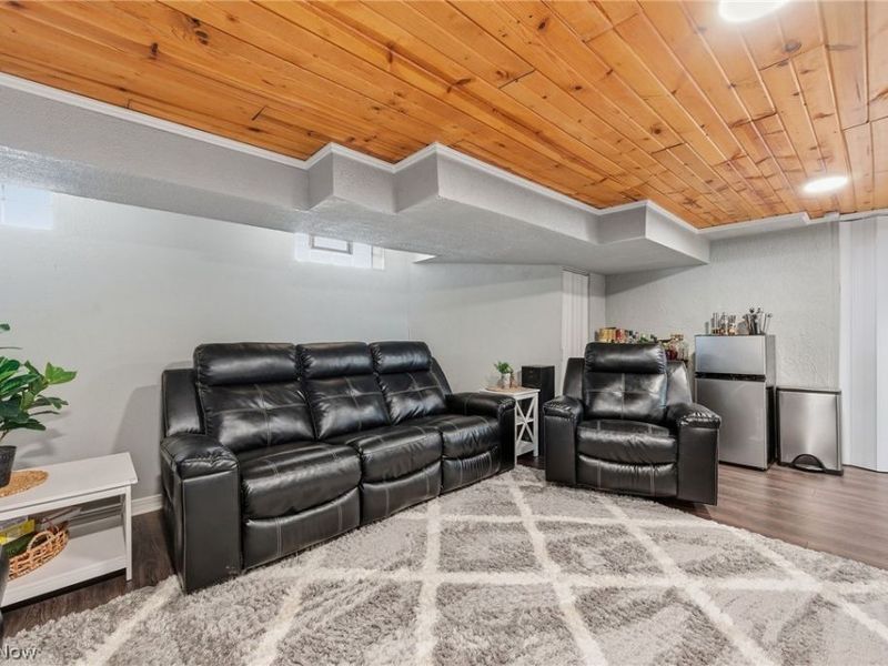 8303 Snow Road , Parma, OH 44129 Photo 25