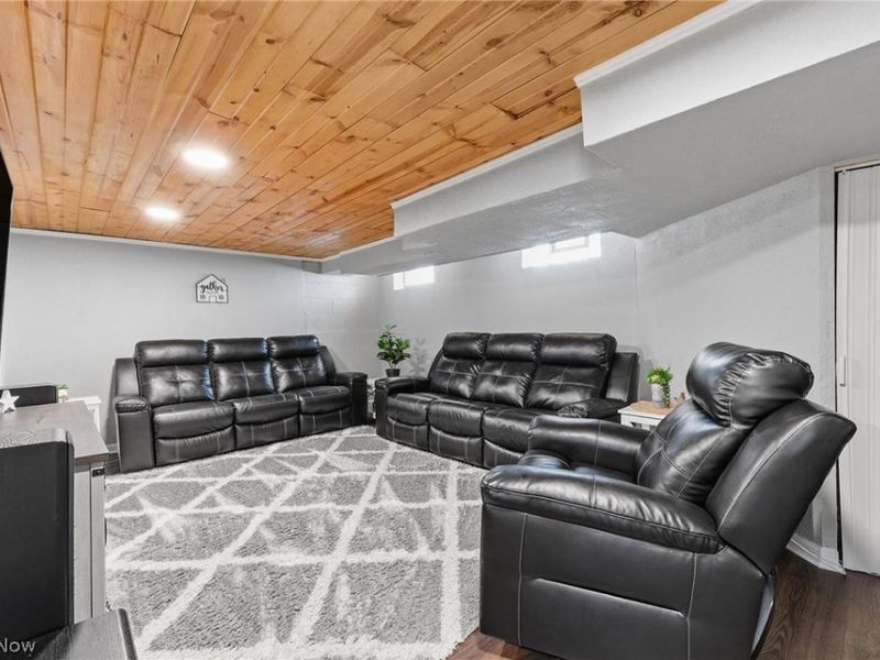 8303 Snow Road , Parma, OH 44129 Photo 26