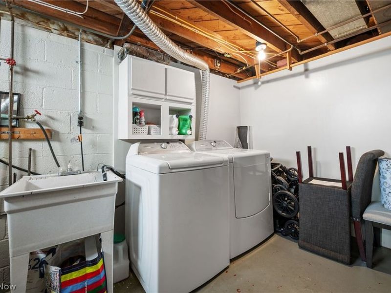 8303 Snow Road , Parma, OH 44129 Photo 29