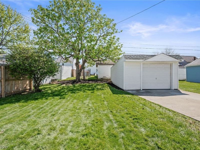 8303 Snow Road , Parma, OH 44129 Photo 30