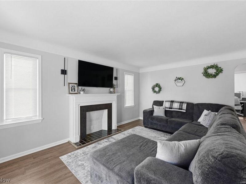 8303 Snow Road , Parma, OH 44129 Photo 4