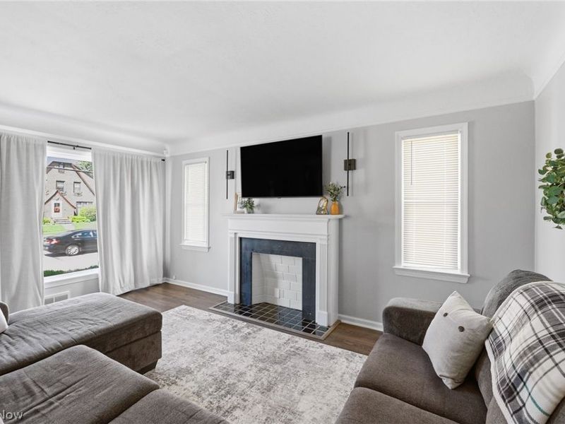 8303 Snow Road , Parma, OH 44129 Photo 6