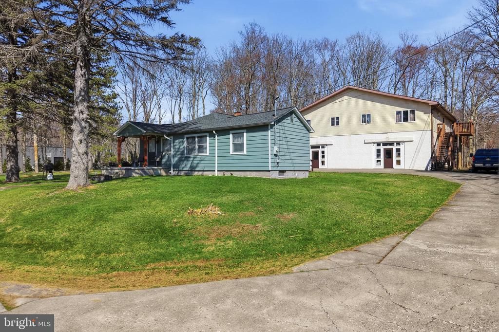 304 DRINKER TURNPIKE , GOULDSBORO, PA 18424