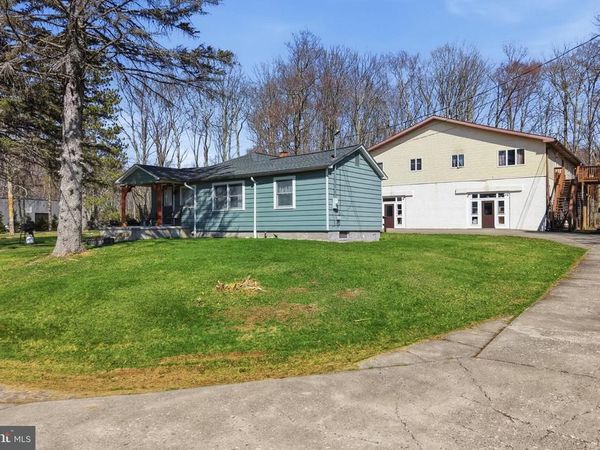 304 DRINKER TURNPIKE , GOULDSBORO, PA 18424