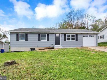230 CANARY CIRCLE, YORK, PA 17404