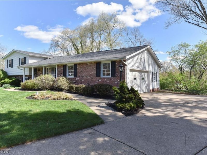 13530 Amodio Avenue NW, Uniontown, OH 44685 Photo 2