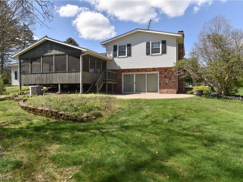 13530 Amodio Avenue NW, Uniontown, OH 44685 Photo 3