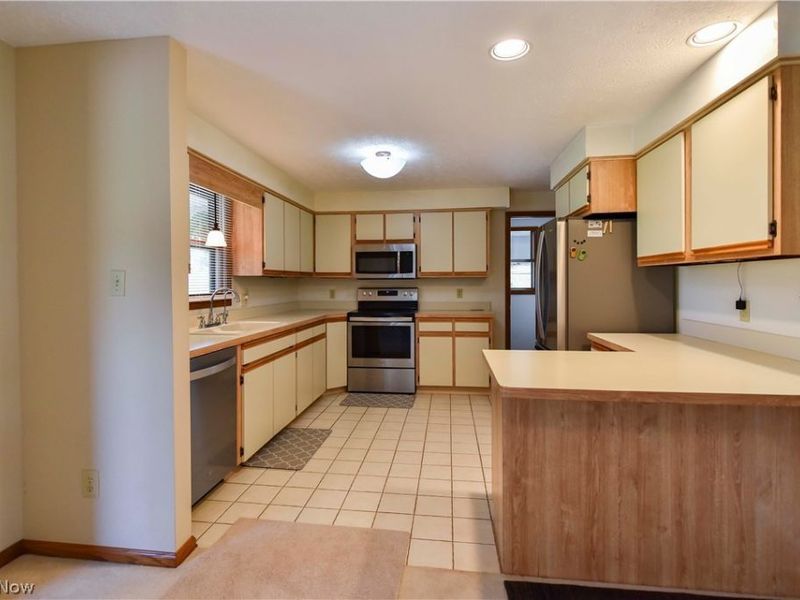 13530 Amodio Avenue NW, Uniontown, OH 44685 Photo 8