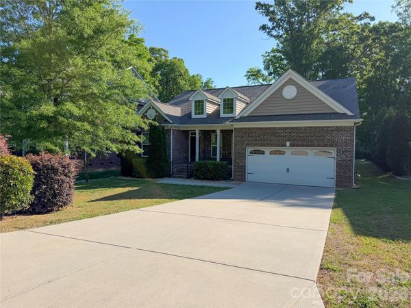10313 Woodview Circle, Charlotte, NC 28277