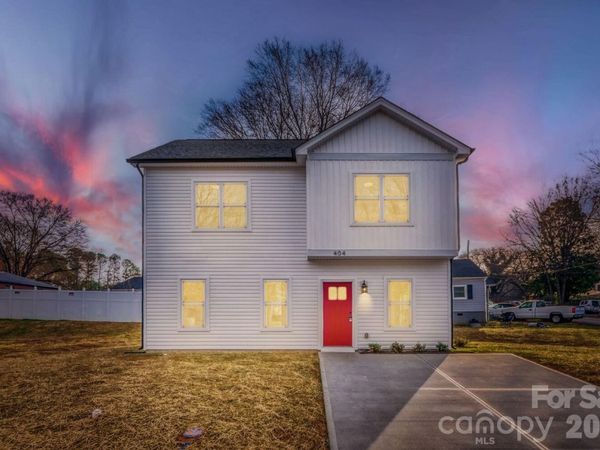 404 S Spargo Street , Dallas, NC 28034