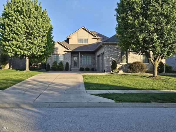 2845 Bloomsbury N, Greenwood, IN 46143