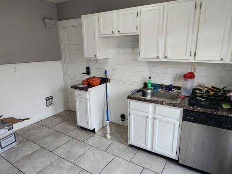 3868 W 19 , Cleveland, OH 44109 Photo 11