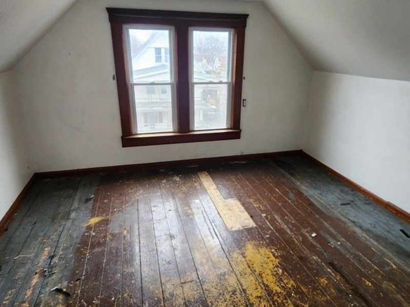 3868 W 19 , Cleveland, OH 44109 Photo 15