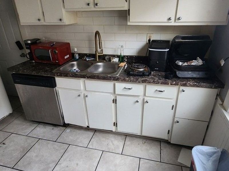 3868 W 19 , Cleveland, OH 44109 Photo 6