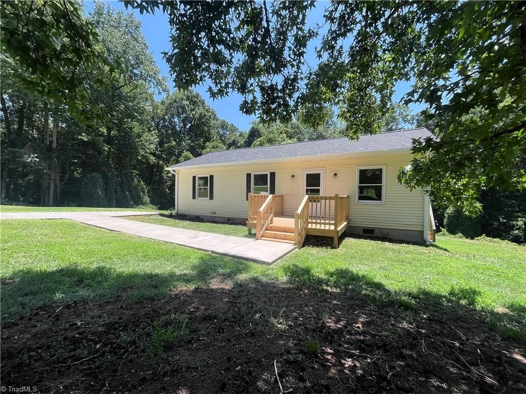 6524 Creek Run Road, Walkertown, NC 27051 Main Photo