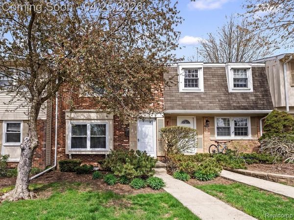 1708 Brentwood Drive, Troy, MI 48098