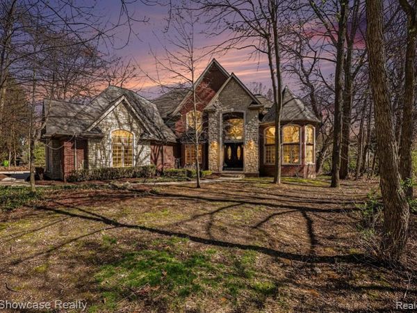 47955 Andover Drive , Novi, MI 48374