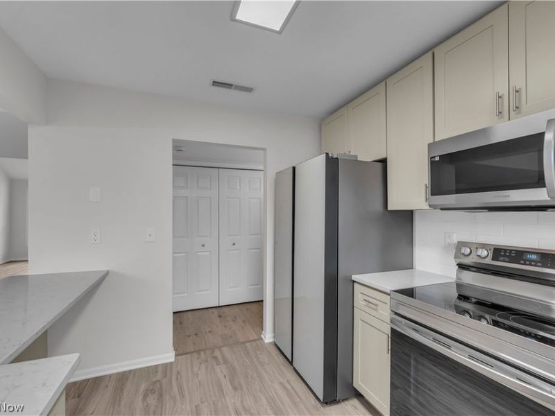 23219 Bennington Hamlet Circle , Euclid, OH 44123 Photo 11