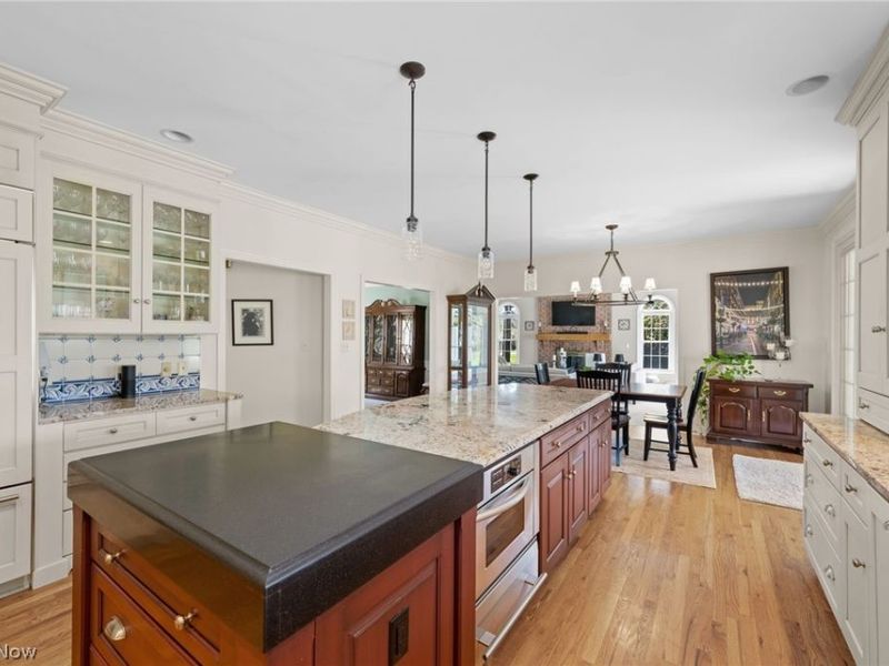 7464 Wetherburn Way , Hudson, OH 44236 Photo 10