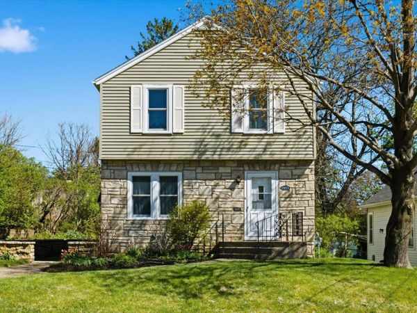 1975 Hale Street, Dubuque, IA 52001