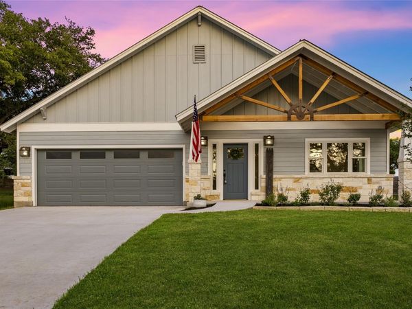 1312 Greenlawn Parkway , Blanco, TX 78606