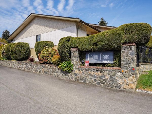 3968 Cedar Hill Rd , Unit 5, Saanich, BC V8N 3B8