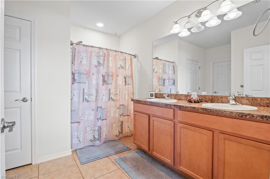3118 Apple Blossom Dr, Alva, FL 33920 Photo